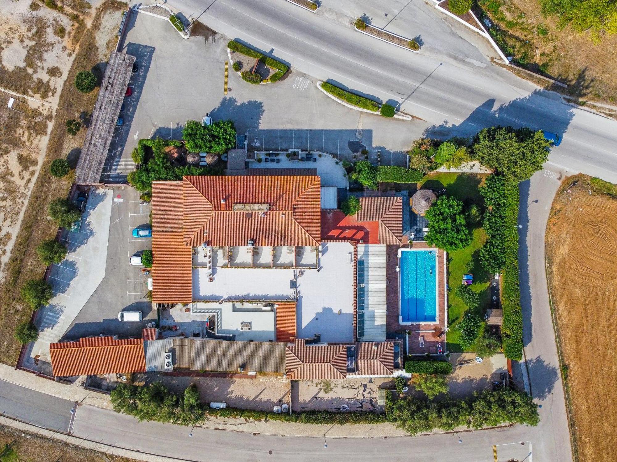 Hotel & Restaurant Figueres Parc Los Hostalets de Llers Екстериор снимка