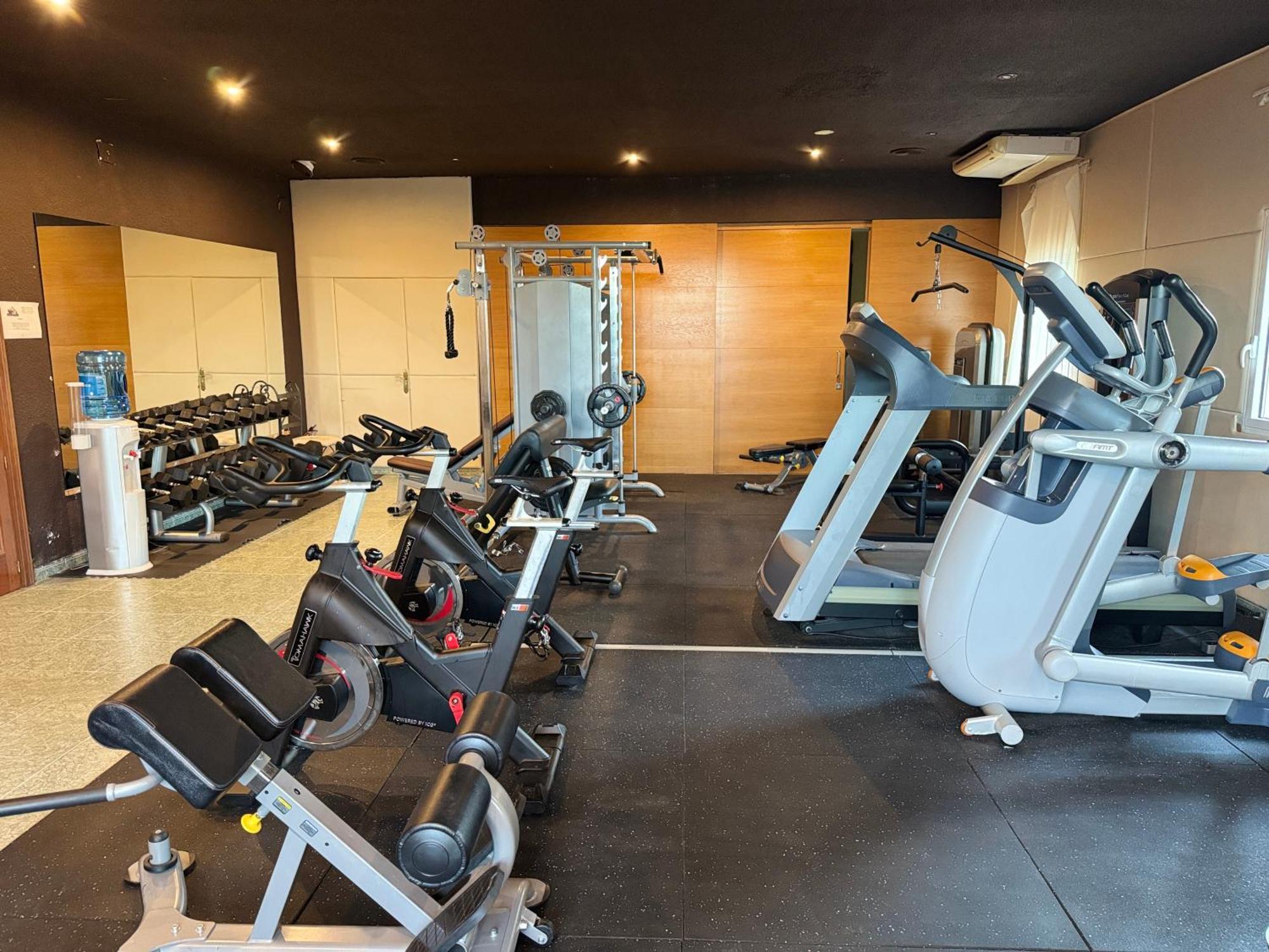 Hotel & Restaurant Figueres Parc Los Hostalets de Llers Екстериор снимка