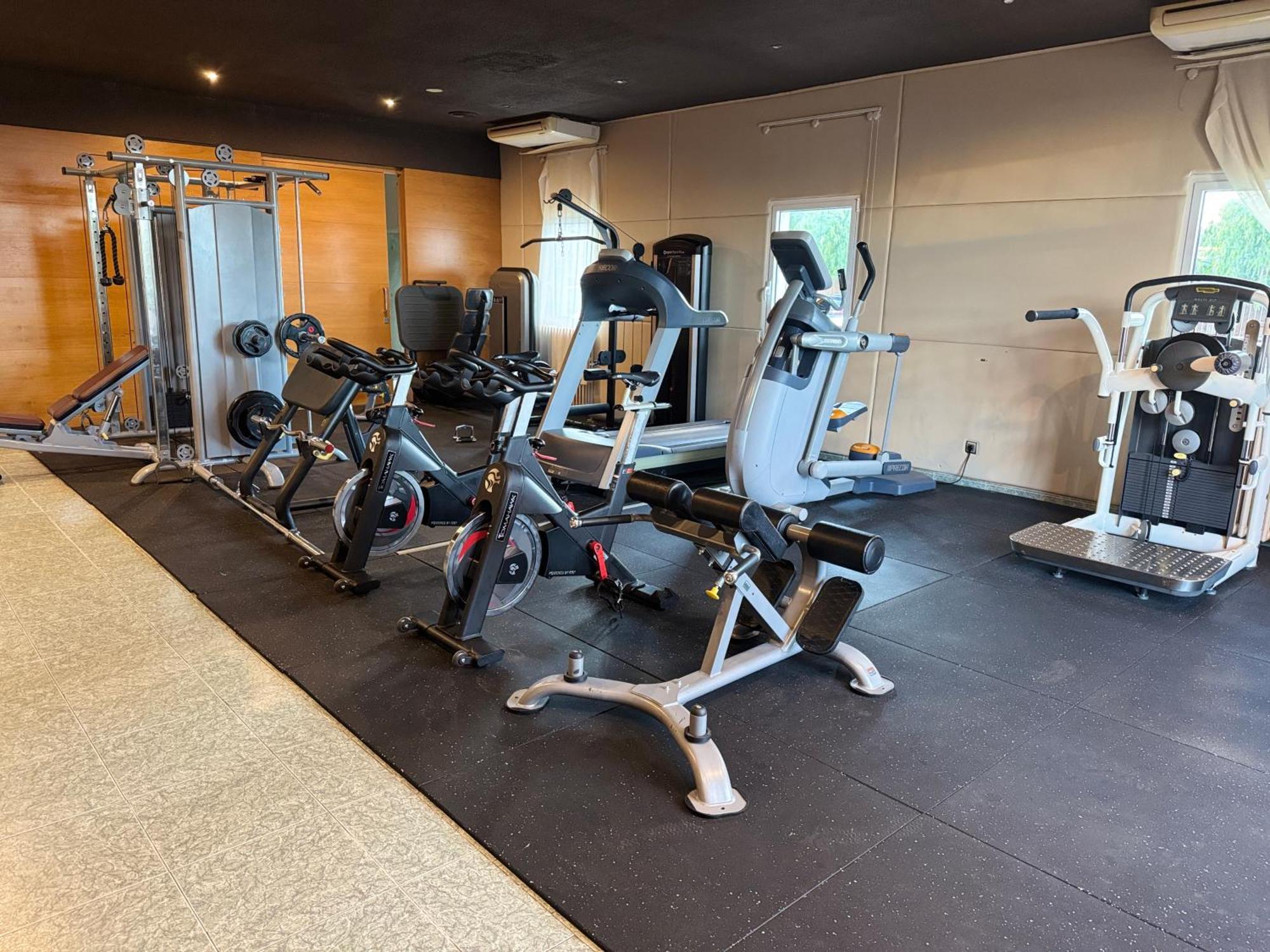 Hotel & Restaurant Figueres Parc Los Hostalets de Llers Екстериор снимка
