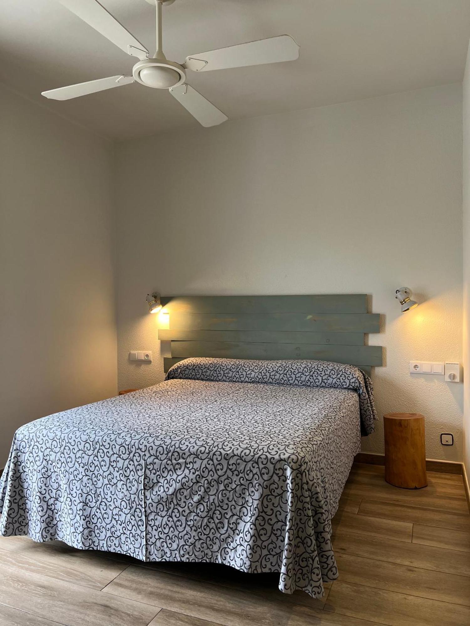 Hotel & Restaurant Figueres Parc Los Hostalets de Llers Екстериор снимка