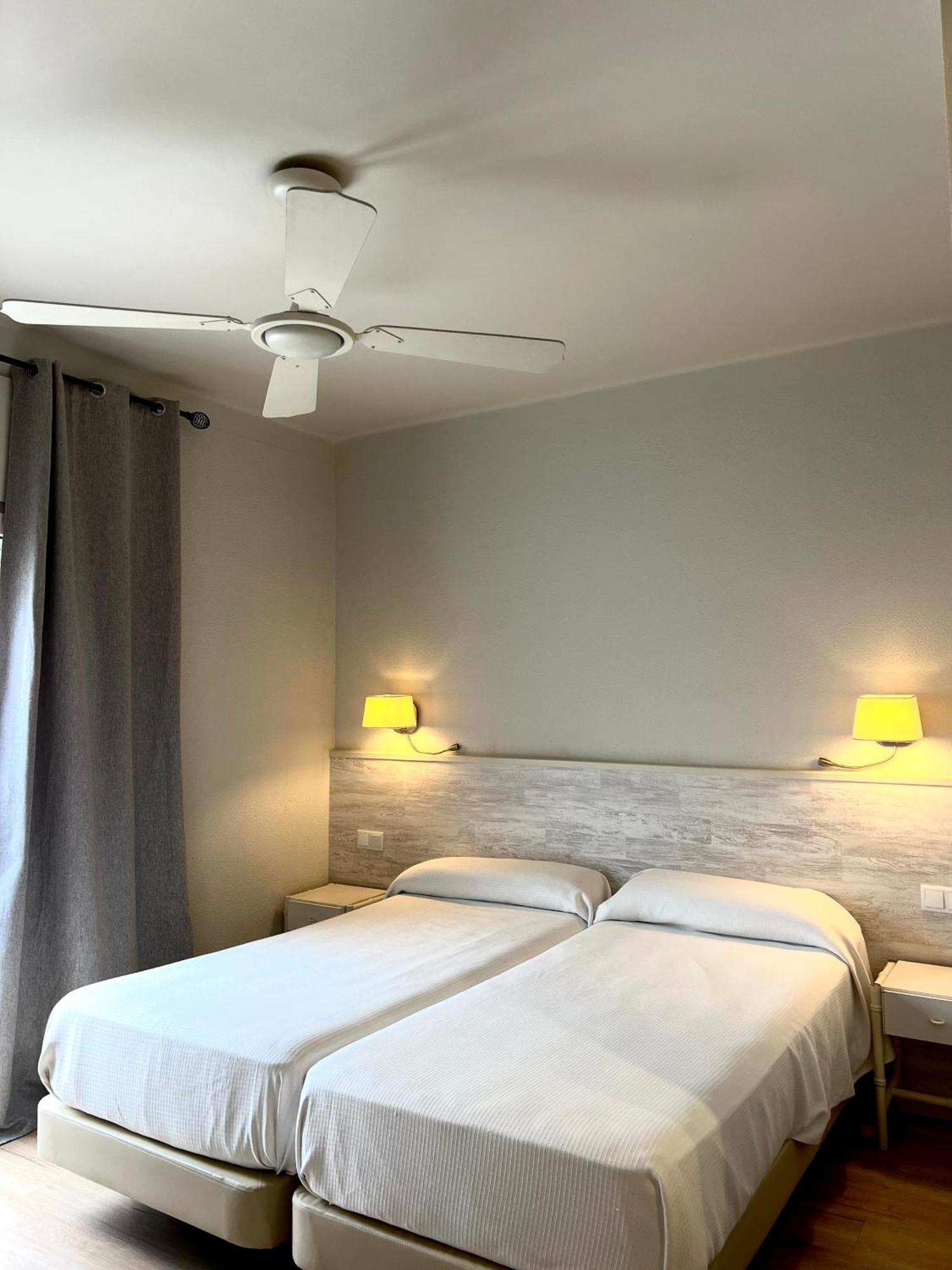 Hotel & Restaurant Figueres Parc Los Hostalets de Llers Екстериор снимка