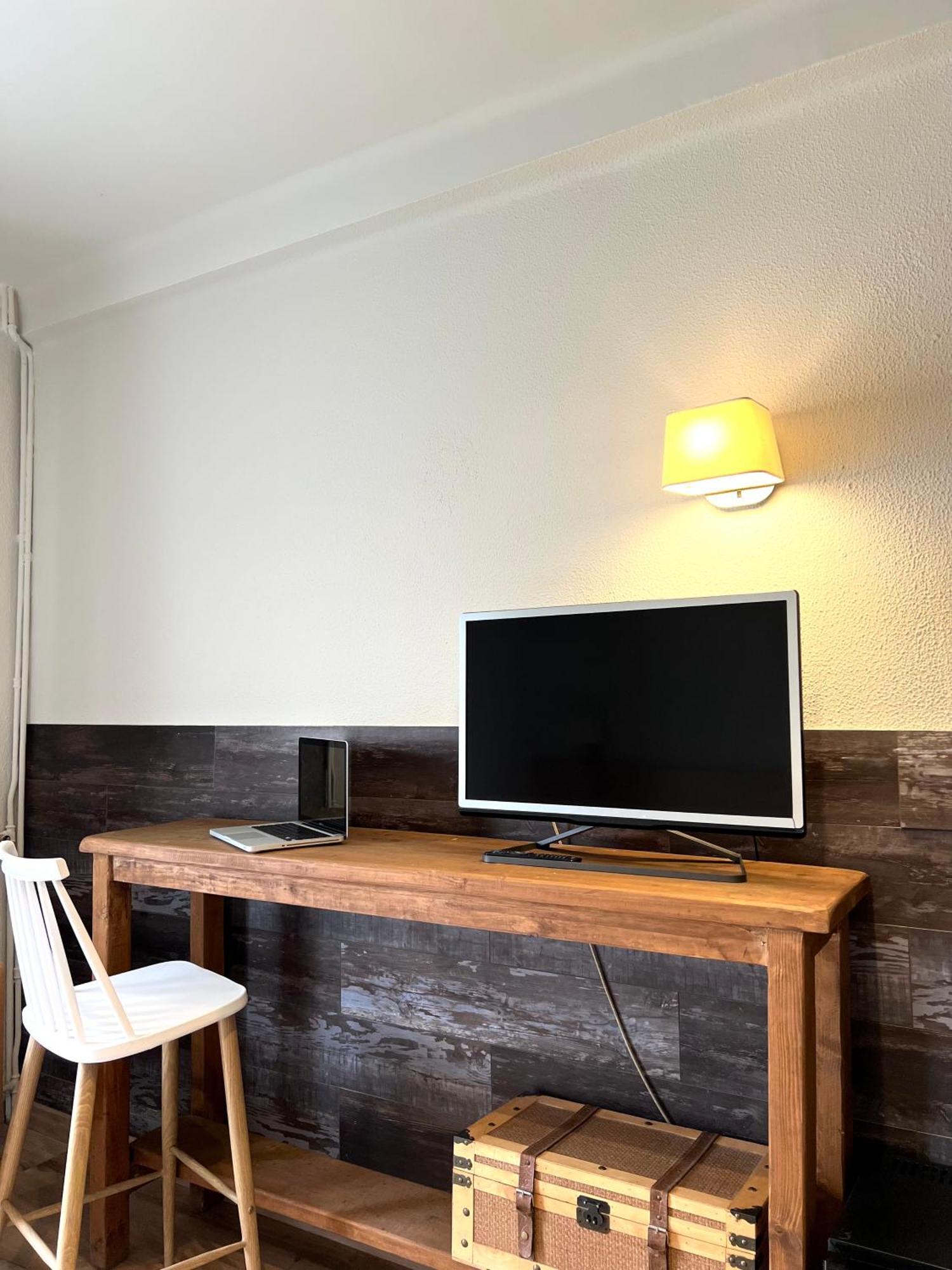 Hotel & Restaurant Figueres Parc Los Hostalets de Llers Екстериор снимка