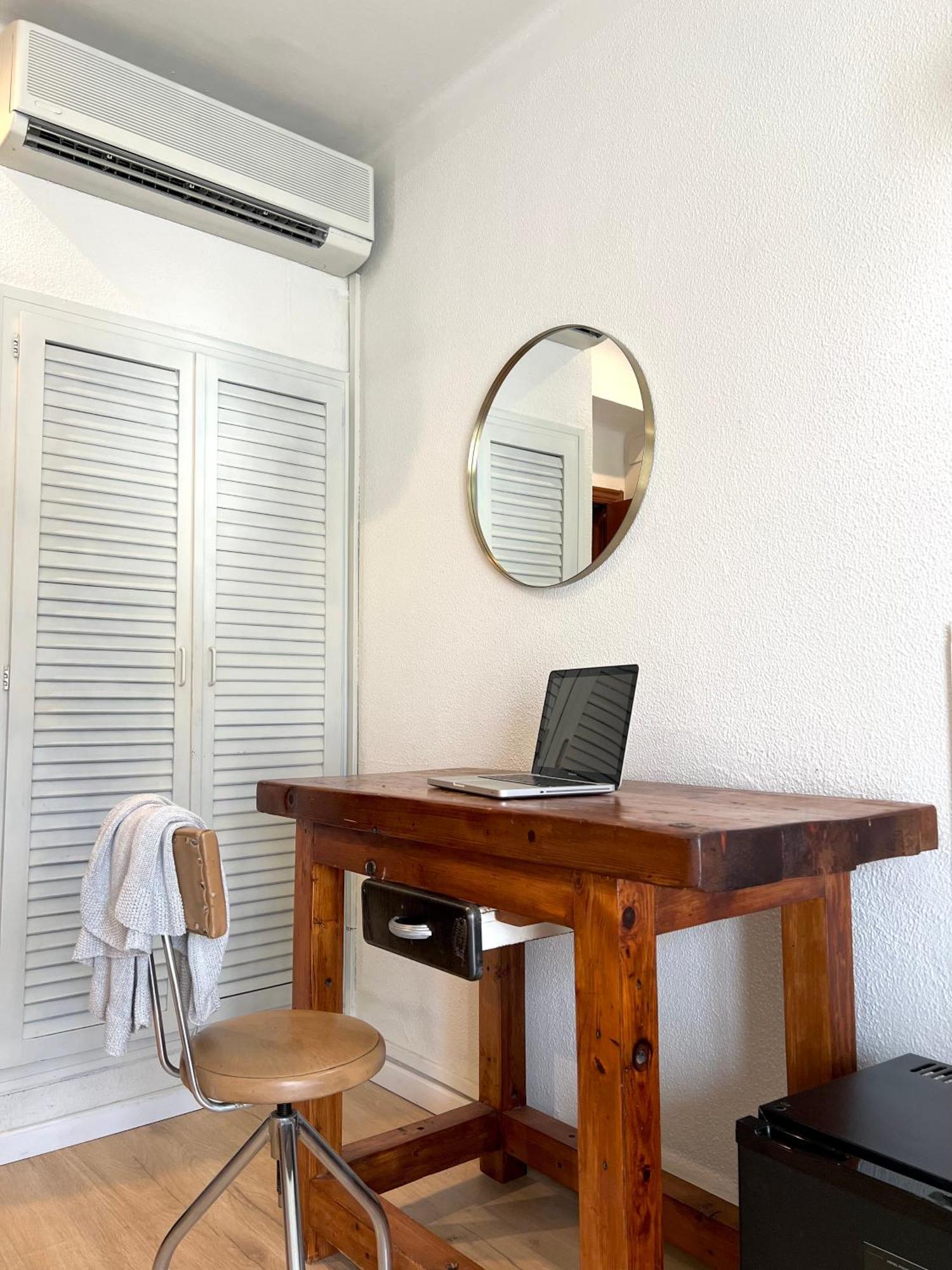 Hotel & Restaurant Figueres Parc Los Hostalets de Llers Екстериор снимка