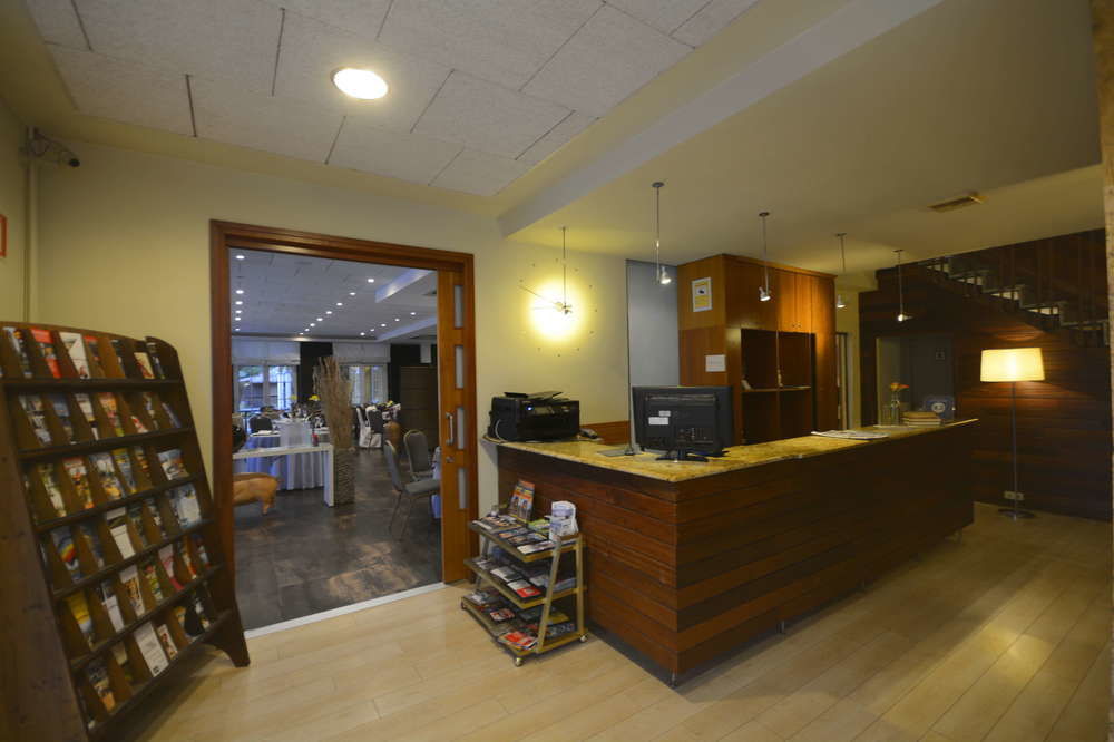 Hotel & Restaurant Figueres Parc Los Hostalets de Llers Екстериор снимка